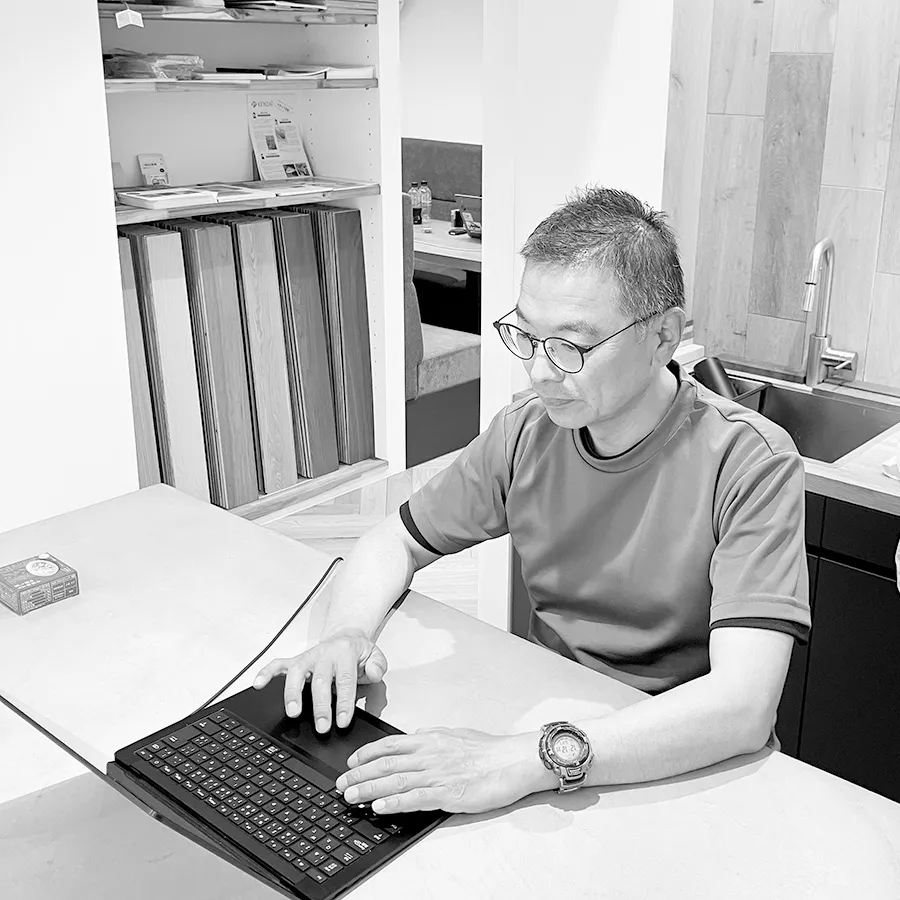 スタッフ紹介02