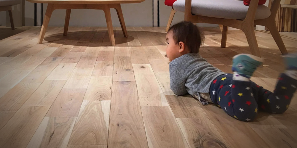 無垢フローリングと子供